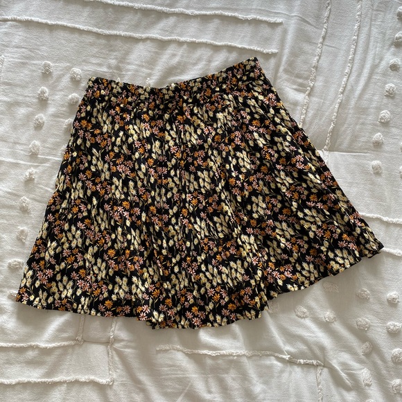 Urban Outfitters | Size: S | Mini Skirt | black with flower details | - Picture 2 of 5